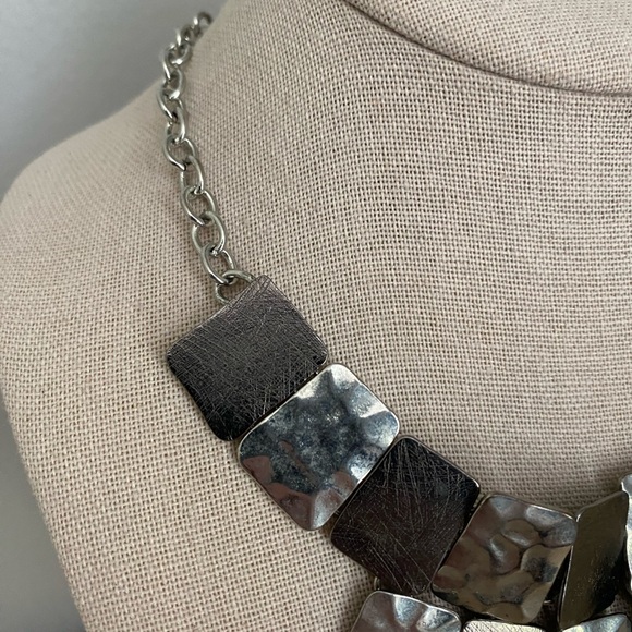 Zara Bib Style Necklace - 1 - Picture 3 of 6